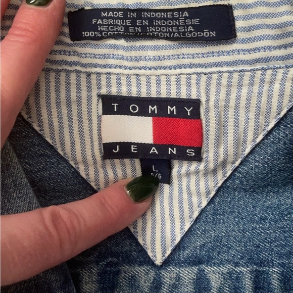 Tommy Jeans Button Down, Collared Jean Shirt. Great condition. Vintage. - Picture 2 of 6